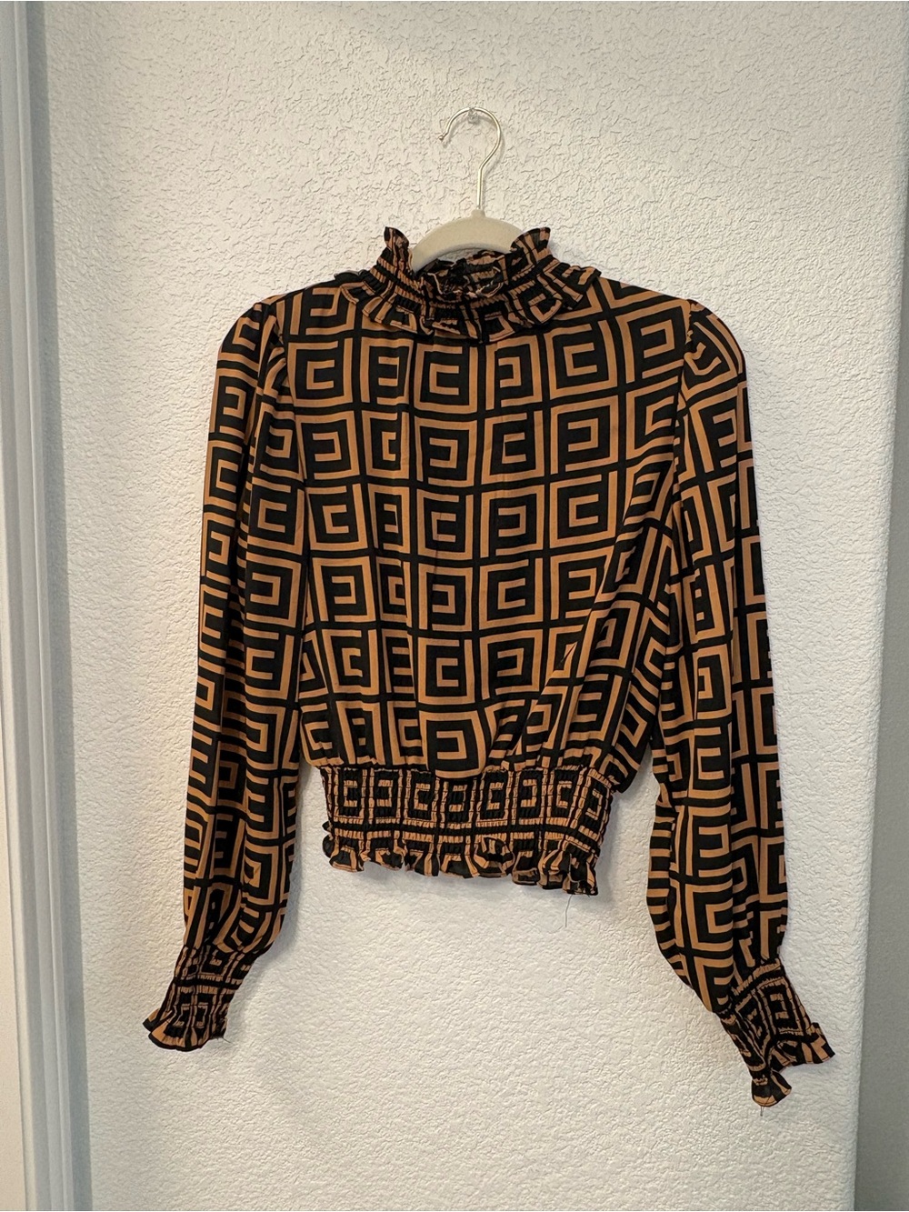 Womens Black and Brown Geometric Mock Neck Long Sleeve Top